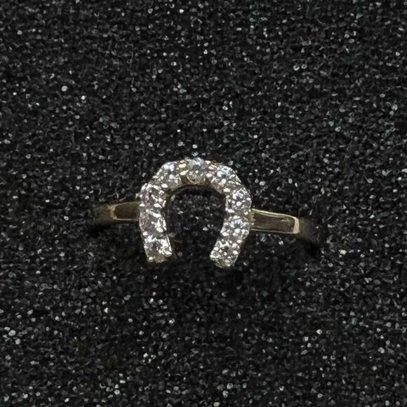 14k solid Gold Horseshoe Ring | herradura Ring | Valentine Ring | Birthday Gift - Picture 9 of 9